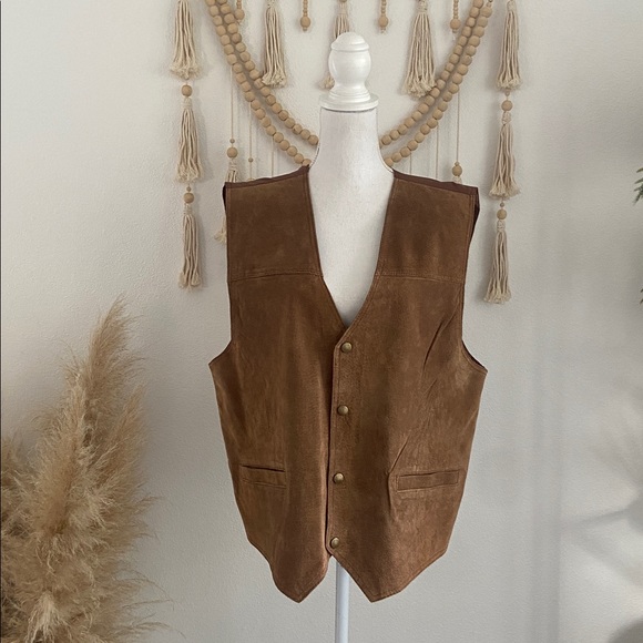 Vintage Other - Vintage mens brown suede vest textured western gold tone snap cinch back large